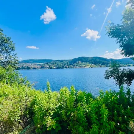 Spacious Cocoon Facing Lake